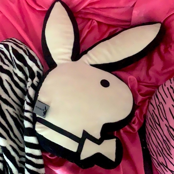 Playboy bunny pillow 2005 - Picture 1 of 2